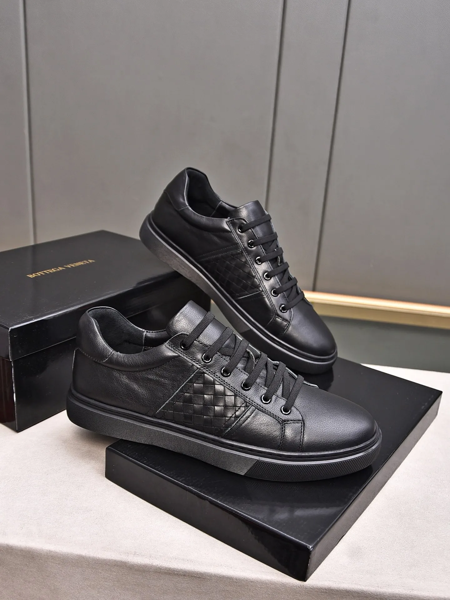 Men's shoes 💰480 [Lace-up series] BOTTEG* VENET* - high-end boutique Size: 38-44 (45 customized) BV new product, first-layer cowhide artificially woven classic style and contemporary fashion temperament harmoniously blend, rubber soles are light and flexible, water-dyed cowhide pads! [Taobao, Tmall, and live streaming are the first choices]